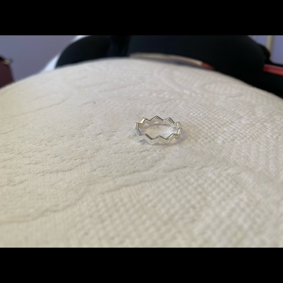 NEW Pandora Zigzag Ring - Picture 3 of 5